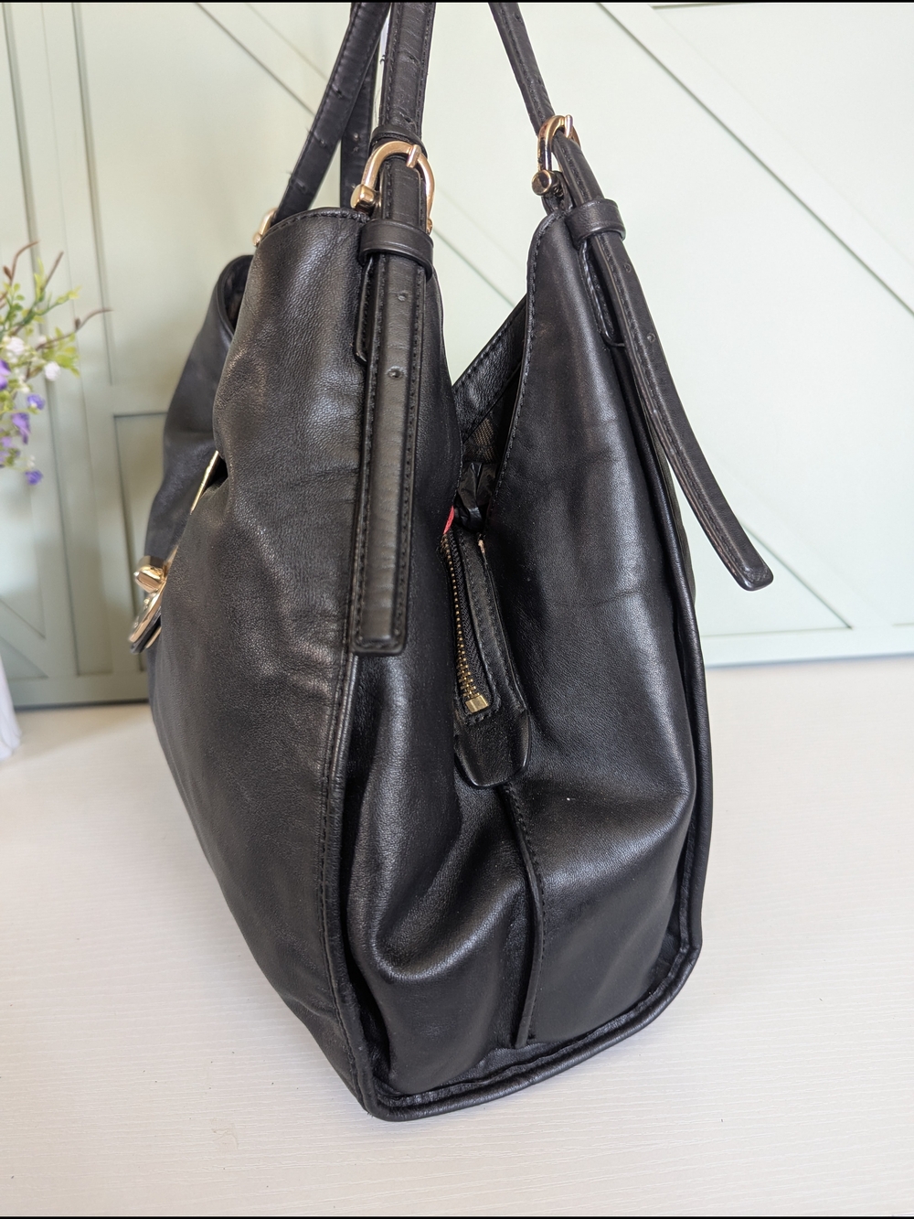 Coach Madison Carlyle Shoulder Bag in black smooth leather. - Picture 5 of 11